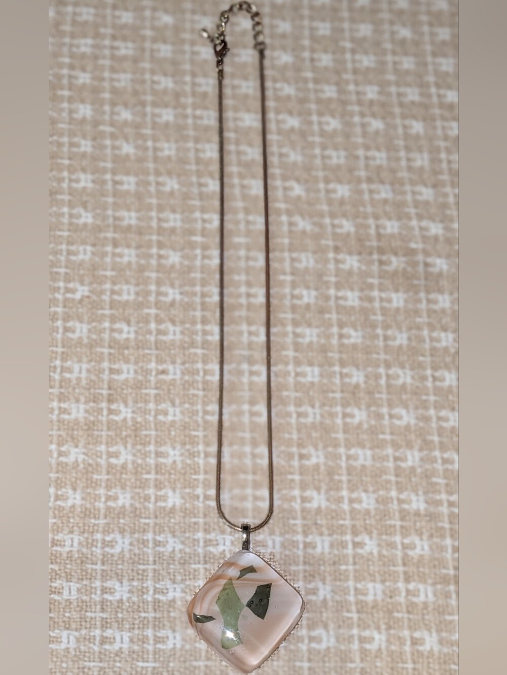 "Sea Moss Glass" Necklace - Picture 4 of 5